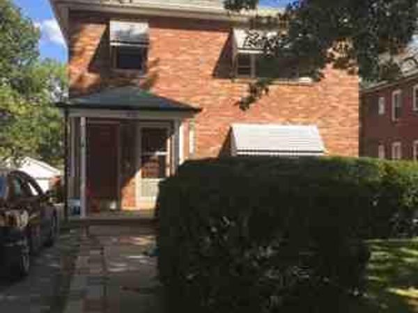 1132 Moorlands Drive, St Louis, MO 63117