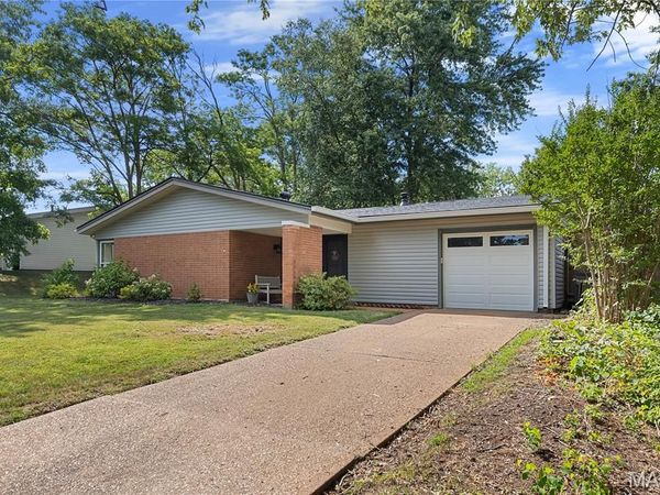 701 Chevron Drive, Mehlville, MO 63125