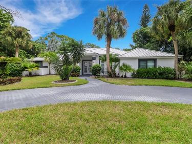 1806 Princess CT, NAPLES, FL 34110