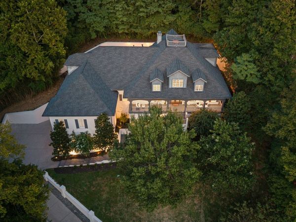 937 Travelers Ct , Nashville, TN 37220