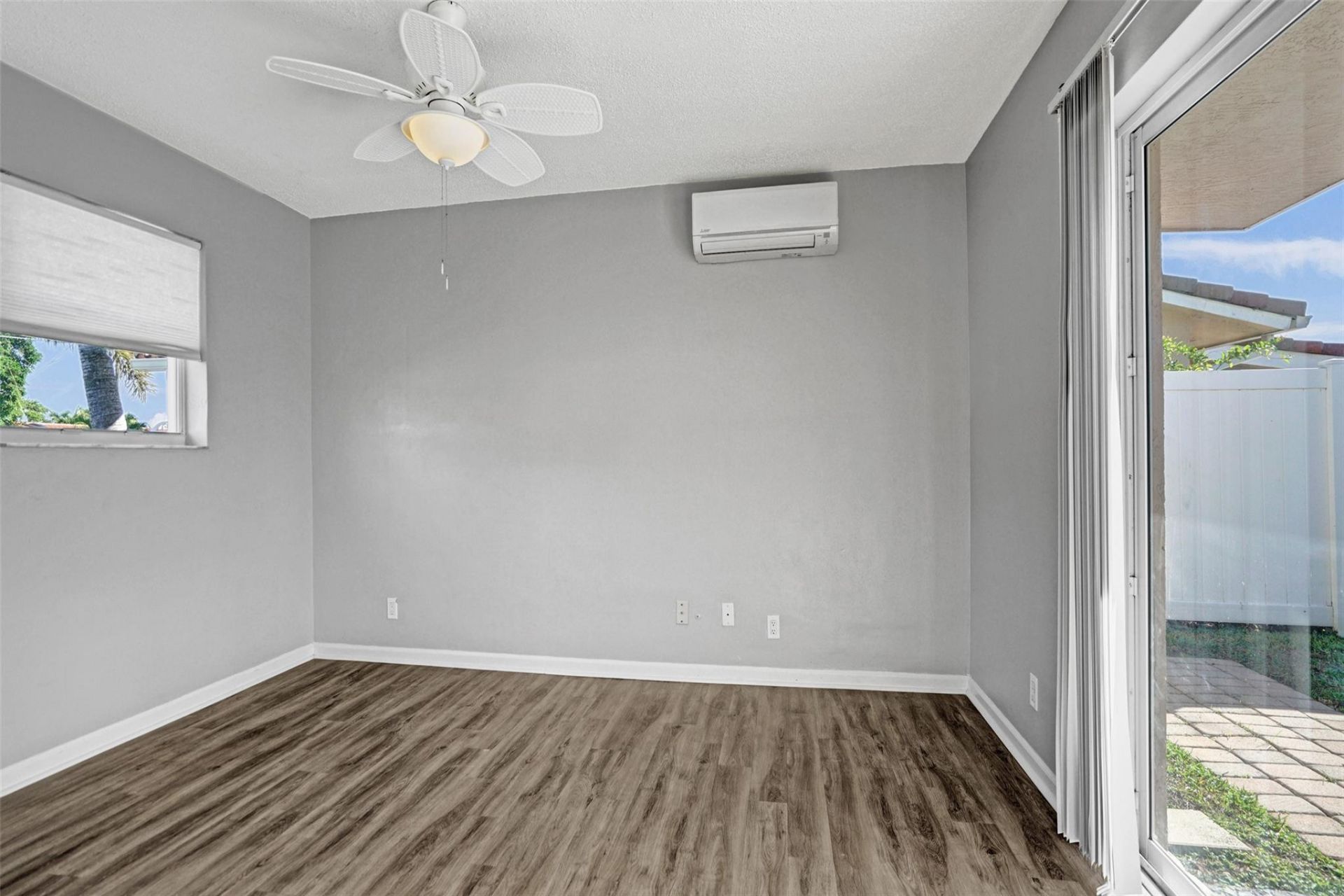 949 SE 10th Court, Pompano Beach, FL 33060 Photo