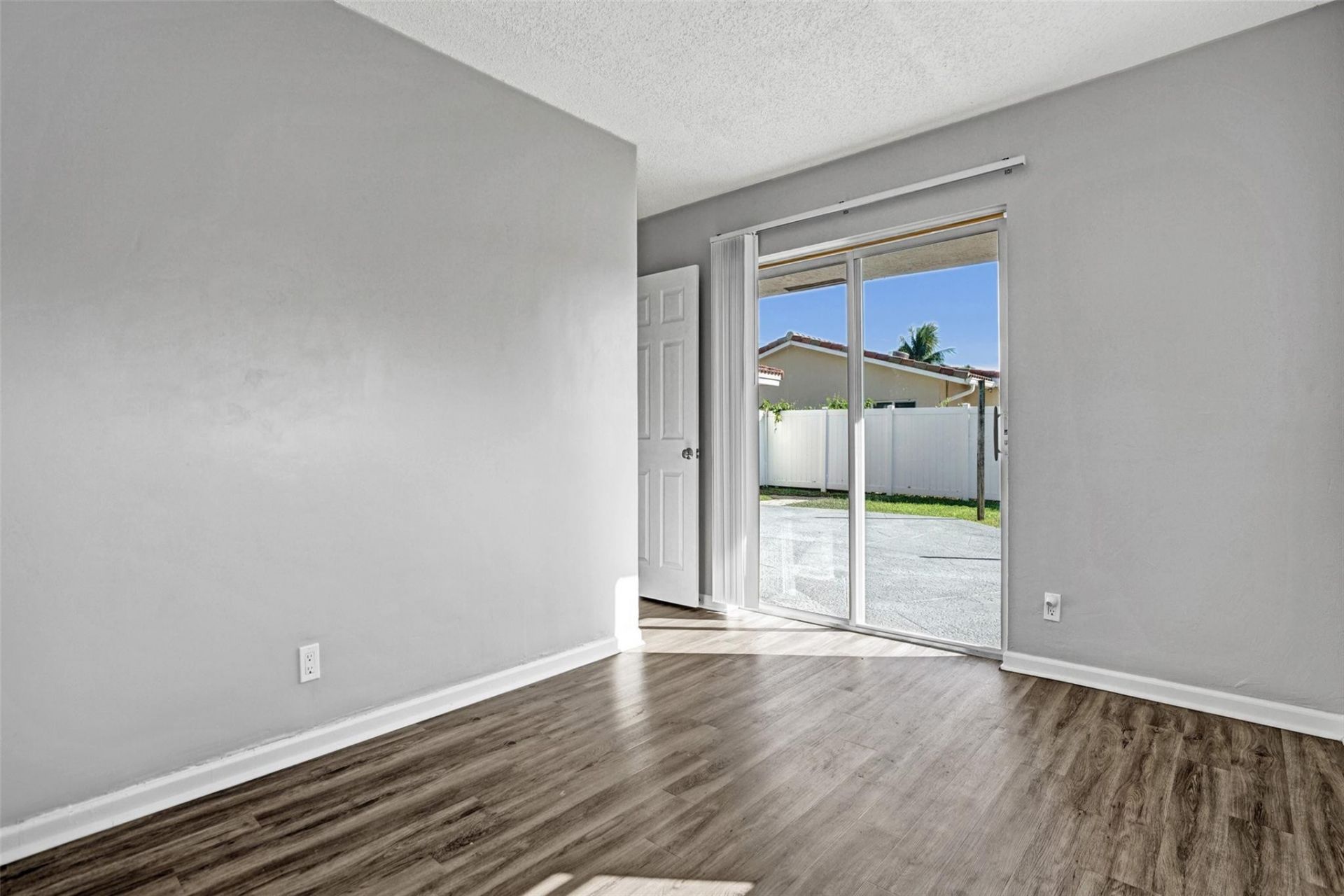 949 SE 10th Court, Pompano Beach, FL 33060 Photo