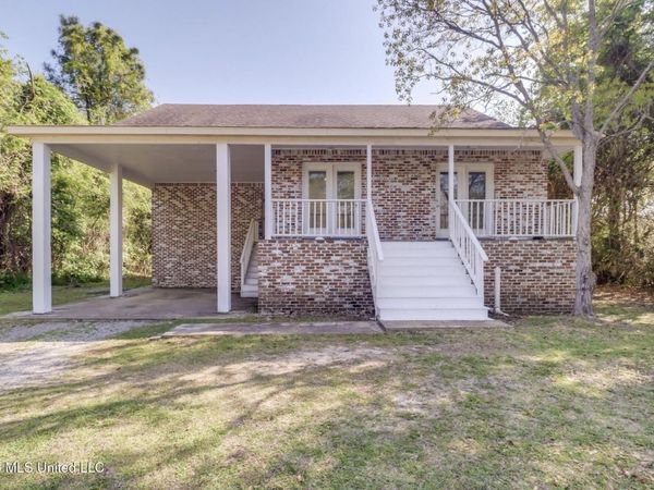321 Necaise Street, Waveland, MS 39576