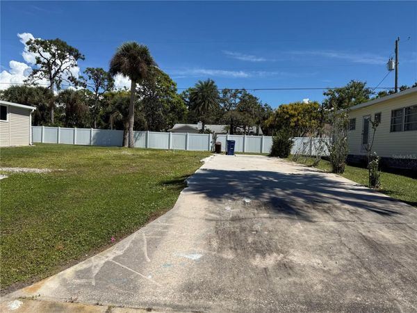 5911 PEONY ROAD, VENICE, FL 34293