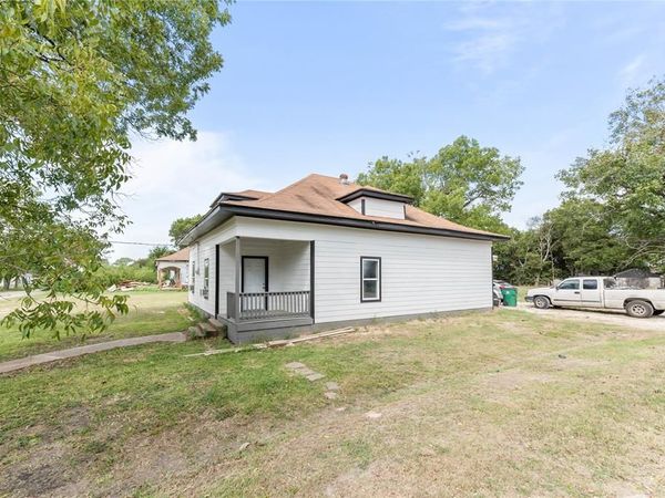309 E Ross, Mart, TX 76664