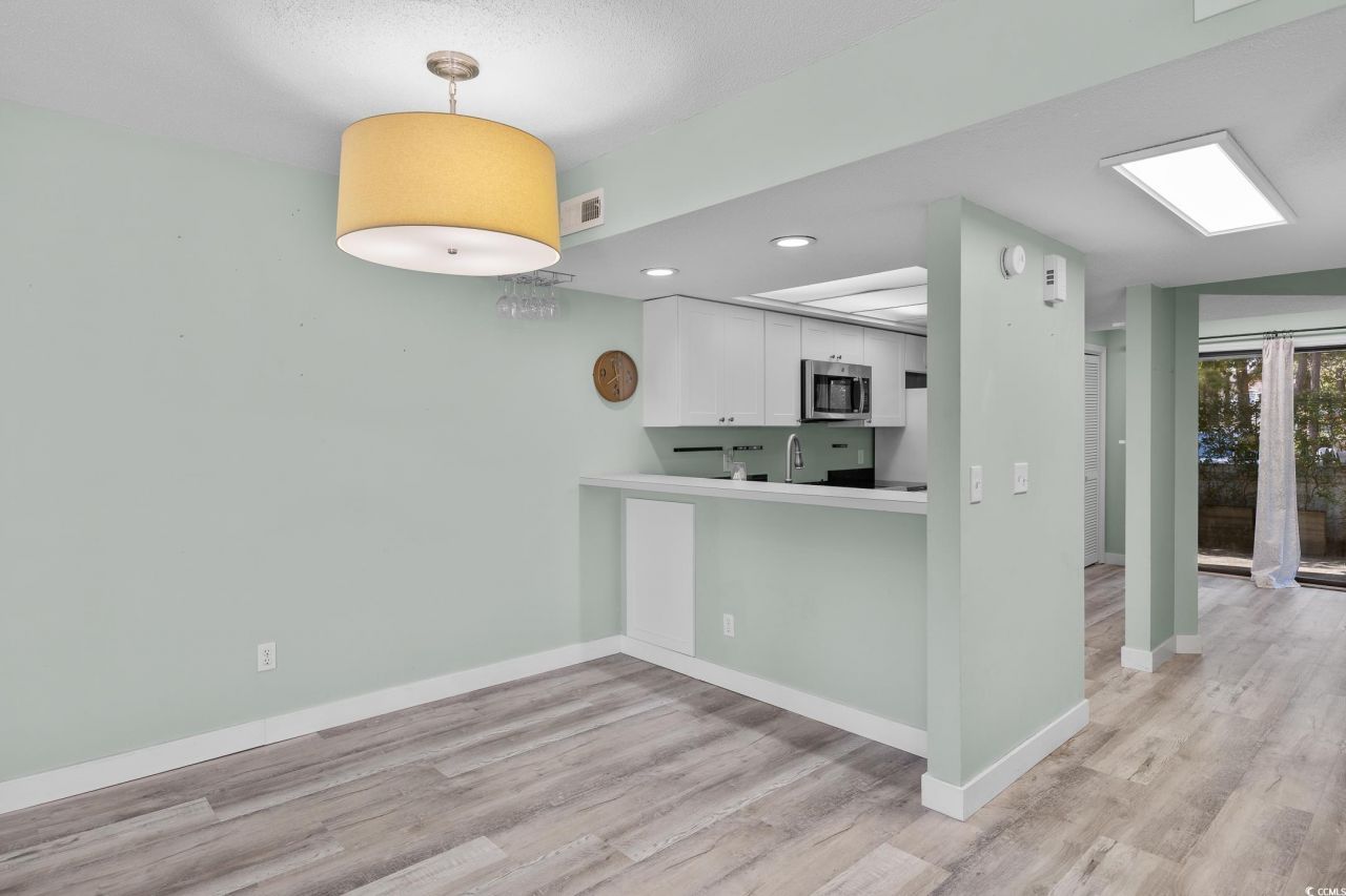 100 Shadow Moss Pl. Photo 10