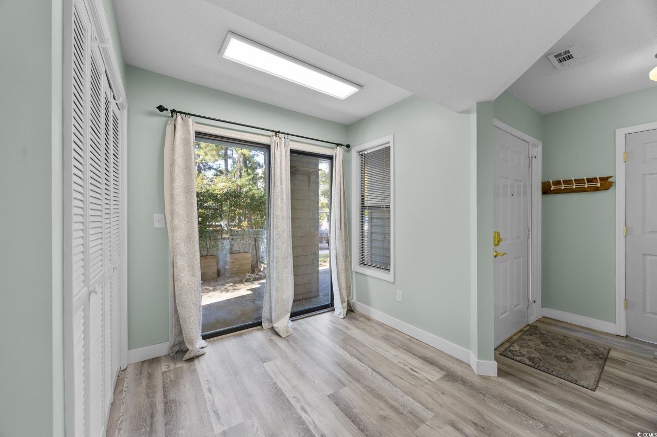 100 Shadow Moss Pl. Photo 16