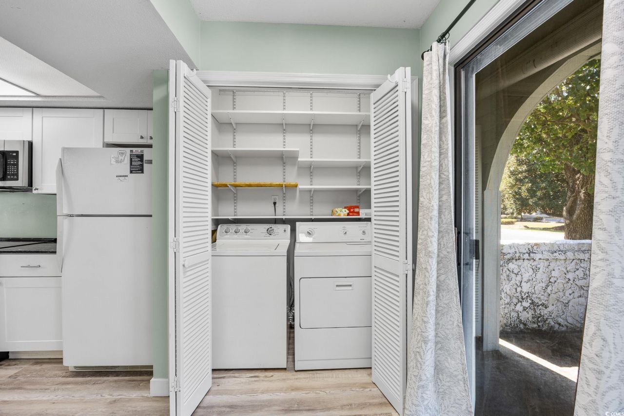 33 Shadow Moss Pl. Photo 17