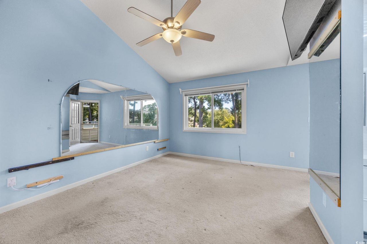 33 Shadow Moss Pl. Photo 20