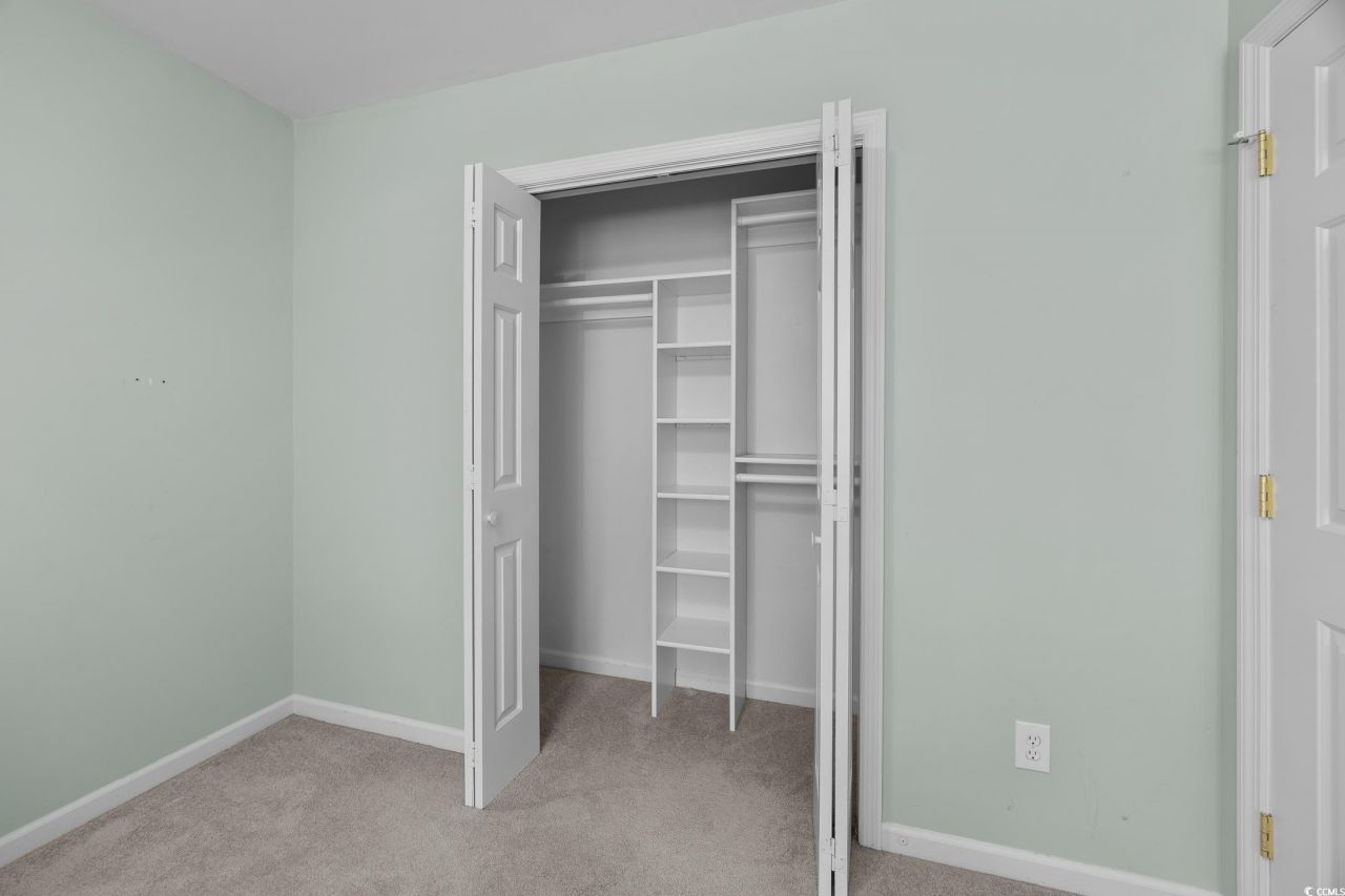 100 Shadow Moss Pl. Photo 33