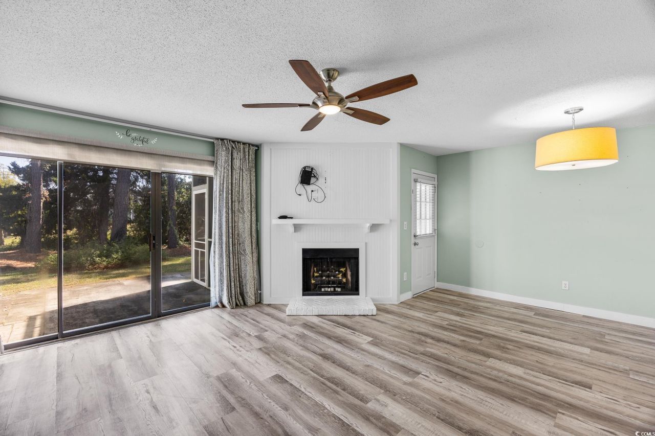 100 Shadow Moss Pl. Photo 7