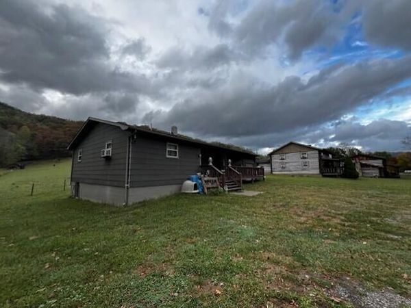 312 & 306 Falls View Lane, Hinton, WV 25951
