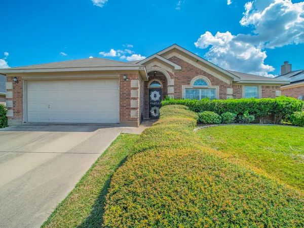 1634 Powder Horn Lane, Arlington, TX 76018