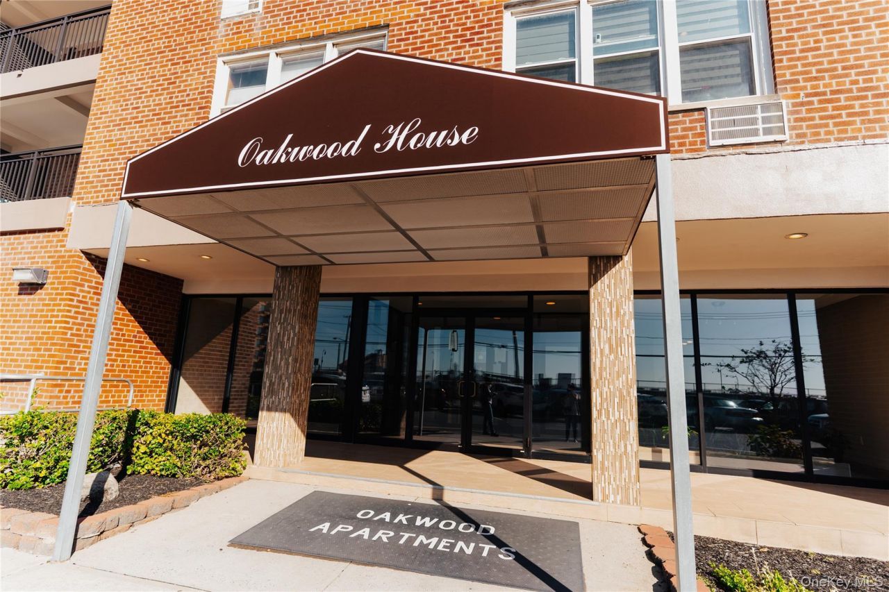 1 E Broadway, Unit 2B, Long Beach, NY 11561 Main Photo