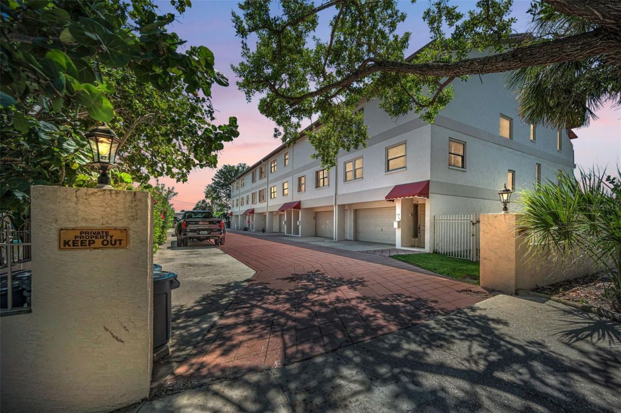 678 76th Avenue, Unit 5, Saint Pete Beach, FL 33706 Photo