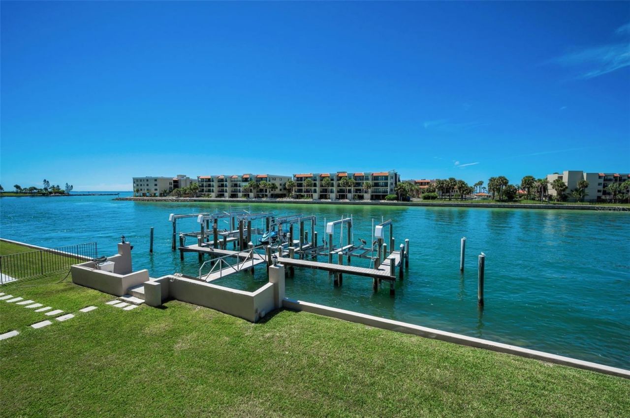 678 76th Avenue, Unit 5, Saint Pete Beach, FL 33706 Photo