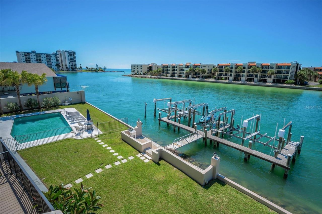 678 76th Avenue, Unit 5, Saint Pete Beach, FL 33706 Photo