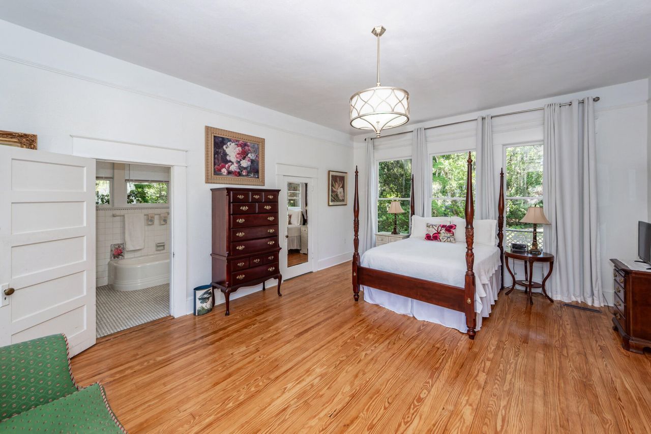 458 Hampton Street Photo 33