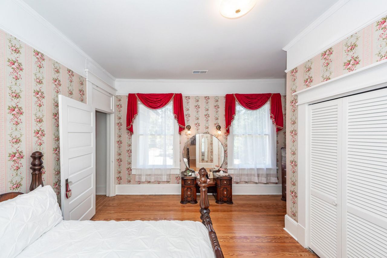 458 Hampton Street Photo 48