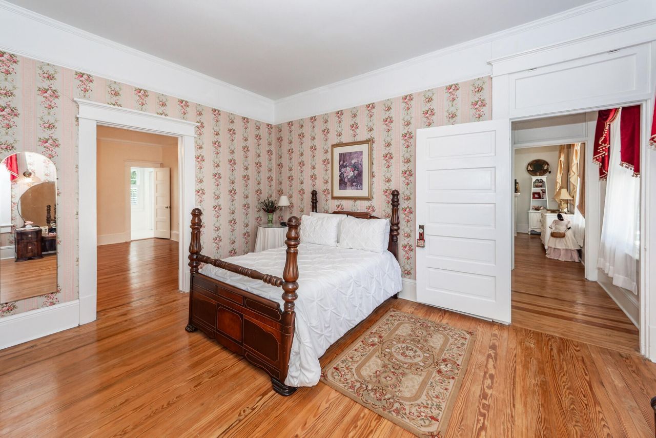 458 Hampton Street Photo 49