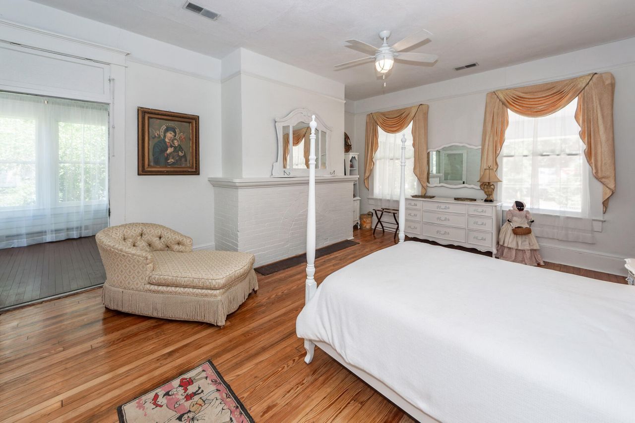 458 Hampton Street Photo 52