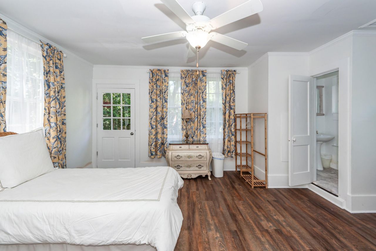 458 Hampton Street Photo 74