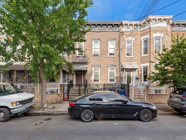 285 Lincoln Avenue, Brooklyn, NY 11208