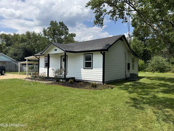 8308 Holiday Drive, Ocean Springs, MS 39564