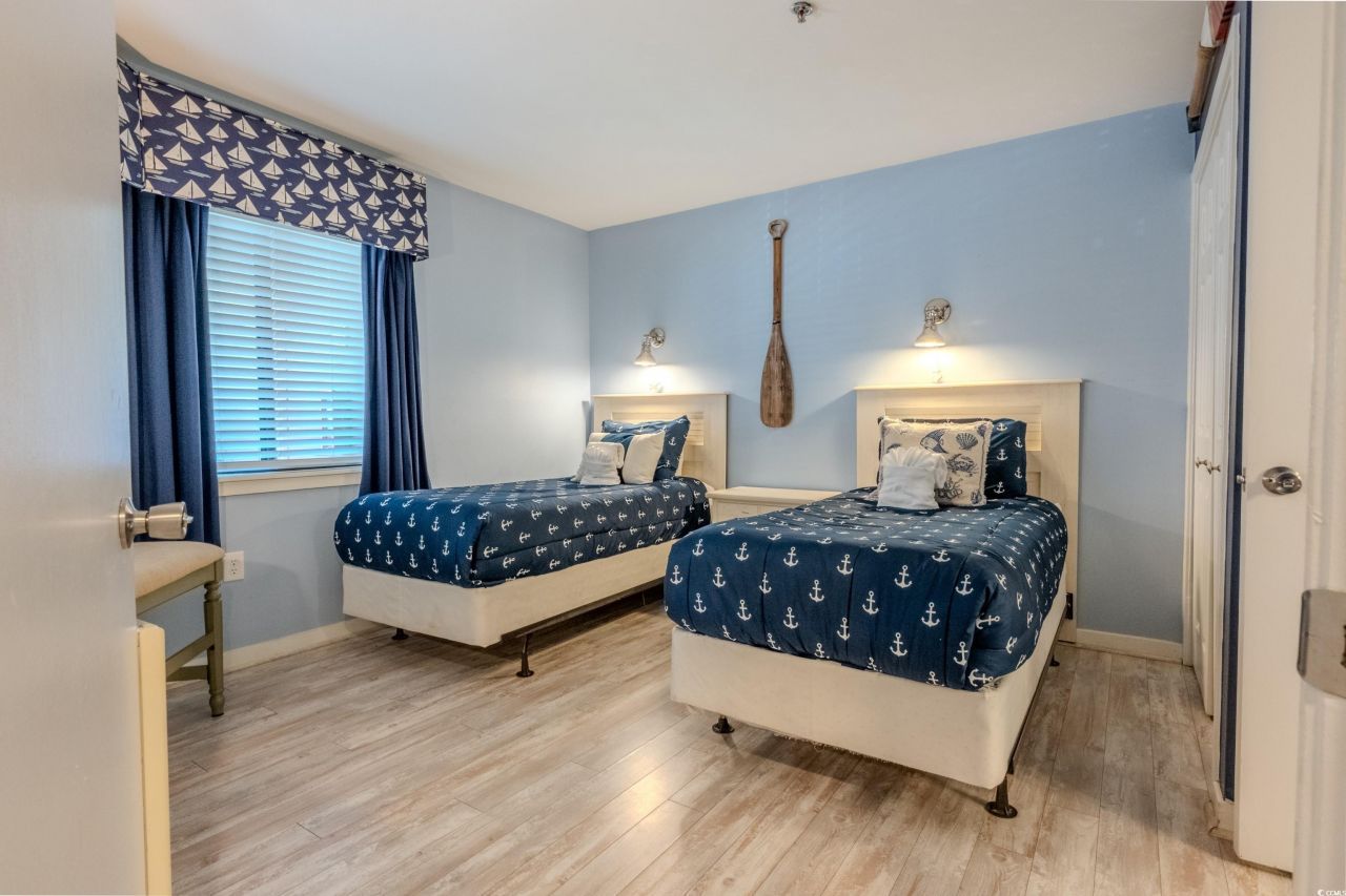 180 Rothbury Ct. Photo 10