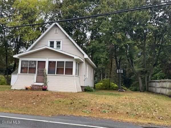 2621 Curry Road, Rotterdam, NY 12303