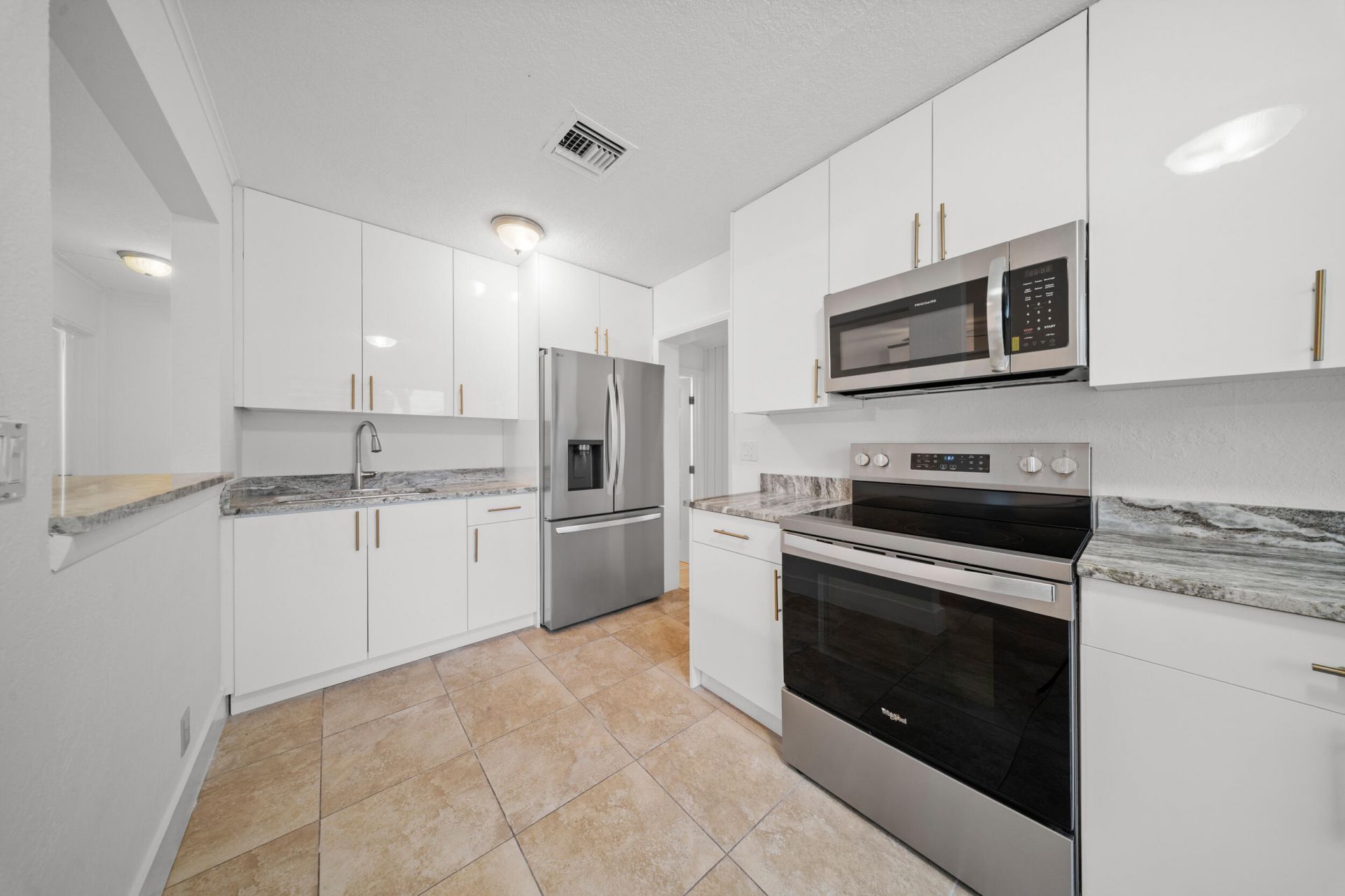 2904 SE Bamboo Street, Stuart, FL 34997 Photo