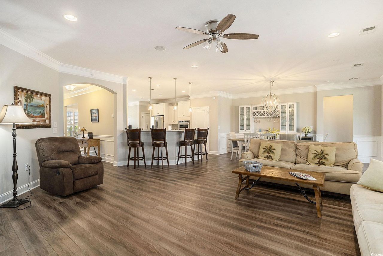 6586 Brindisi St. Photo 7