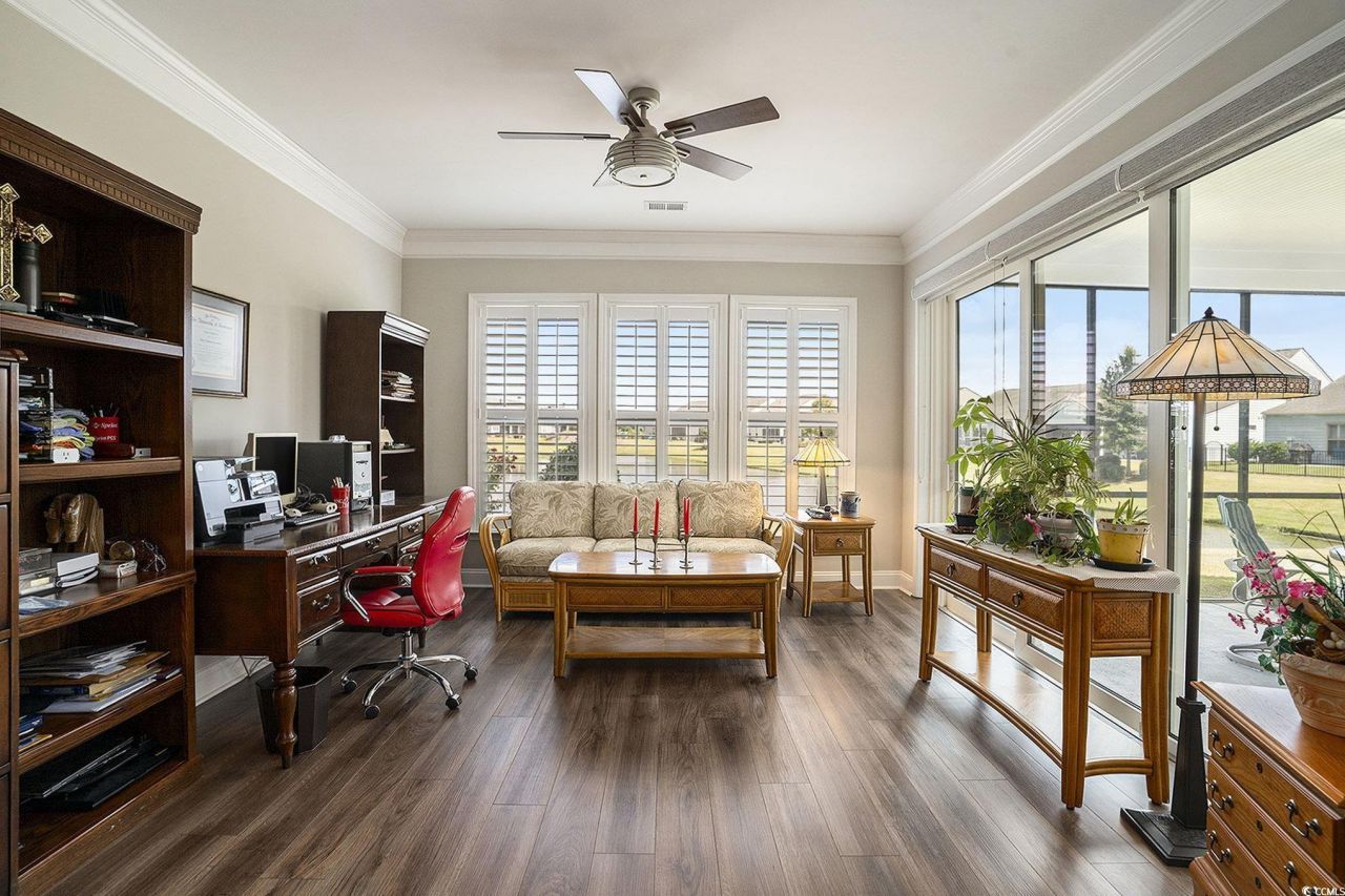 6586 Brindisi St. Photo 9