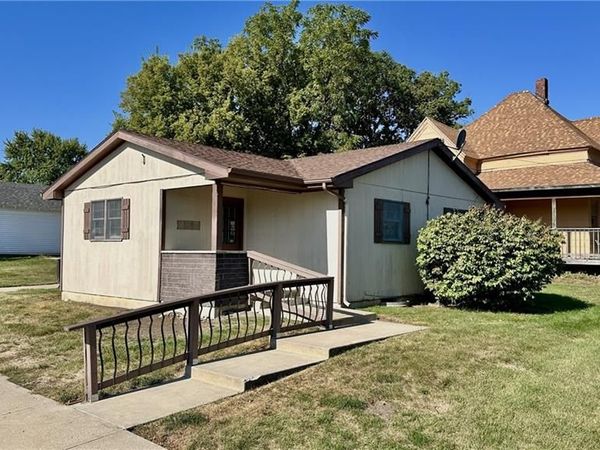 152 E 8 TH Street, Trenton, MO 64683