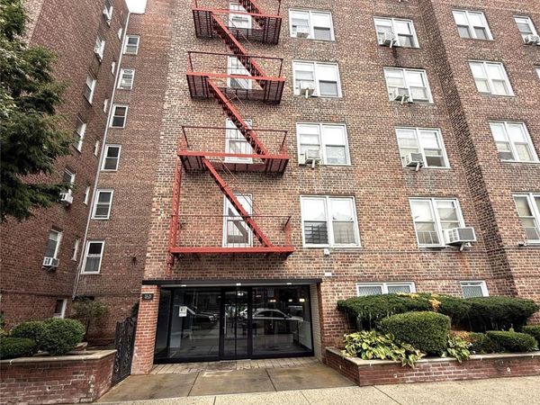 33-25 90 Street, Unit 5D, Jackson Heights, NY 11372
