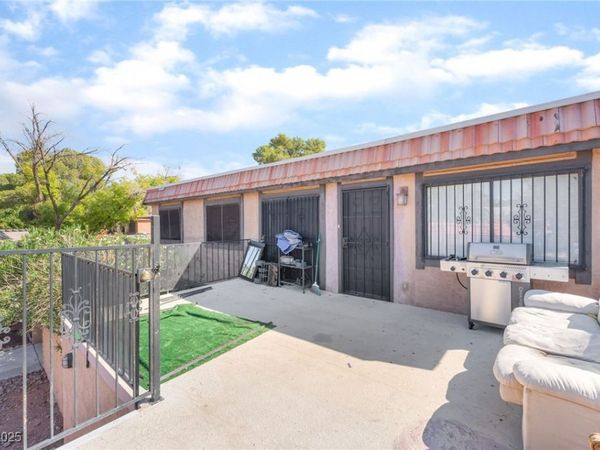 300 Brookside Lane, Unit D, Las Vegas, NV 89107