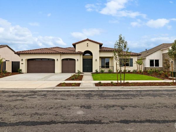 3612 Pathway Court, Bakersfield, CA 93311