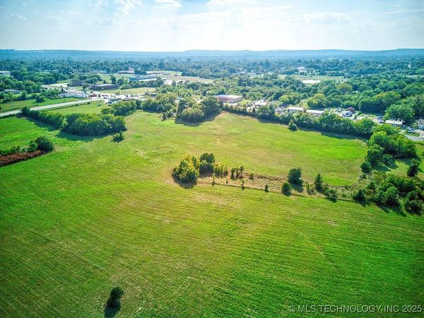 5635 N Peoria Street , Tulsa, OK 74126