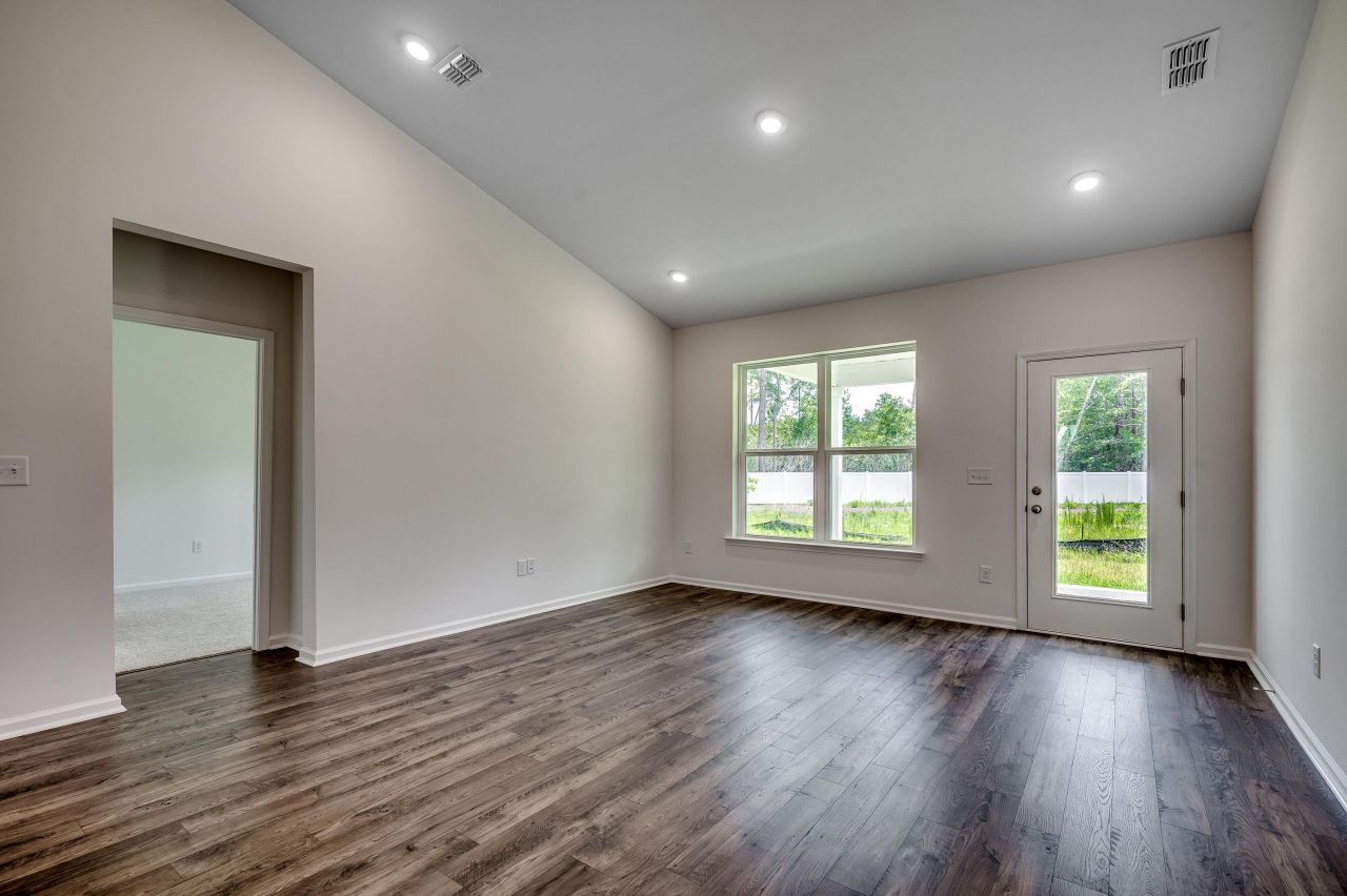 133 Buckingham Dr Photo 11