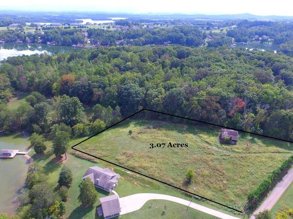 2050 E Bat Creek Rd, Vonore, TN 37885