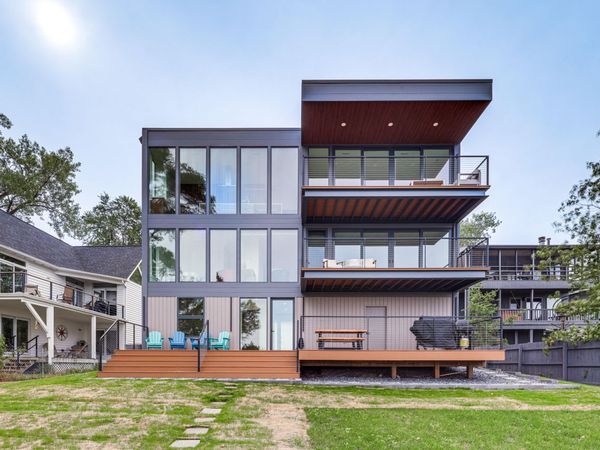 7705 Lake Shore Drive, Gary, IN 46403