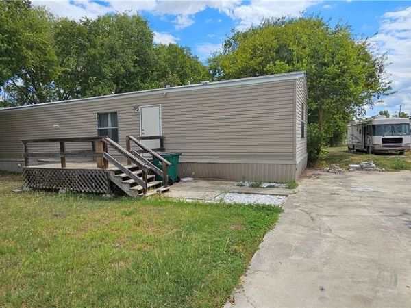 385 Gallagher Road, McQueeney, TX 78123