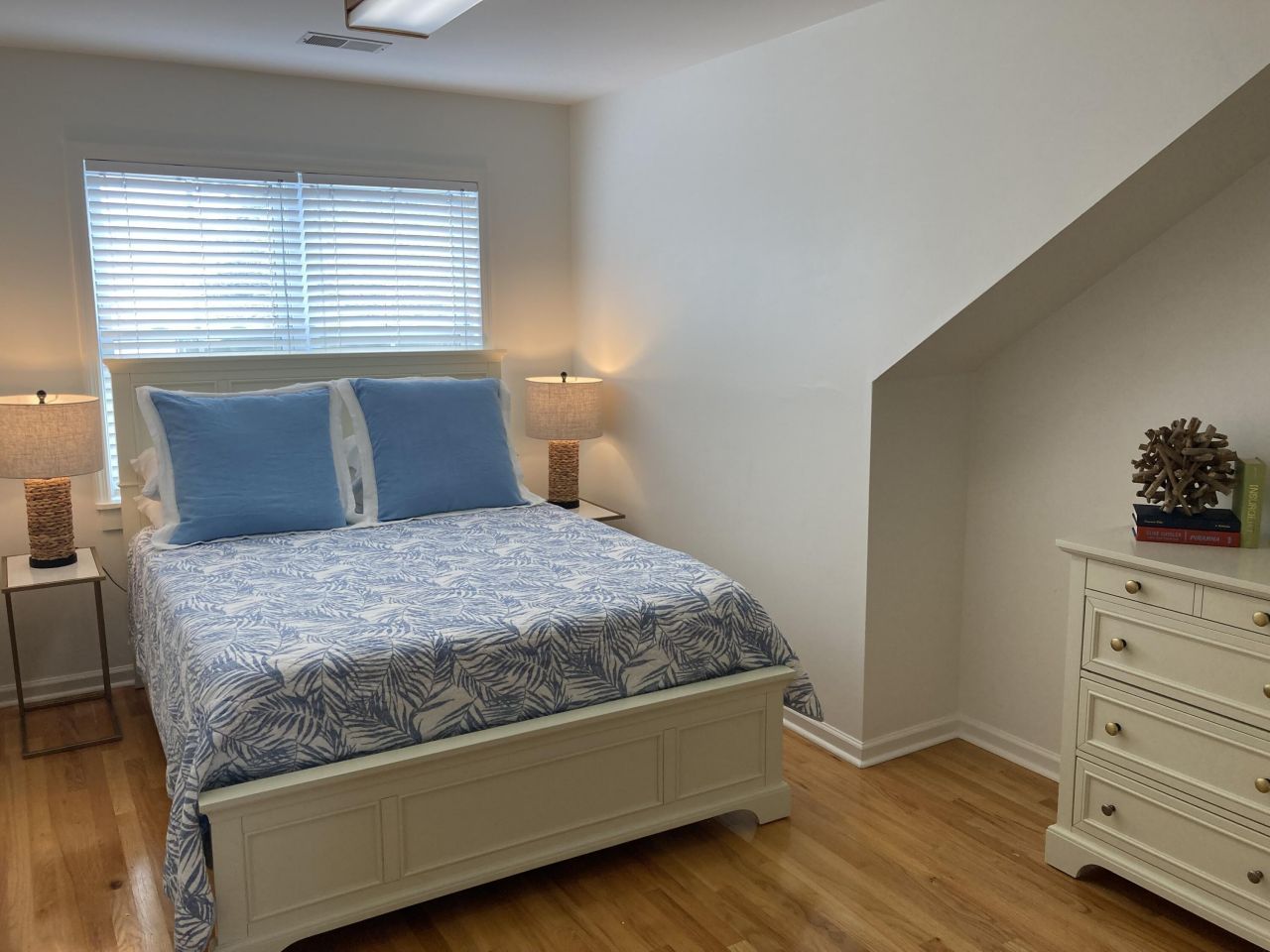 2108 Ion Avenue Photo 16