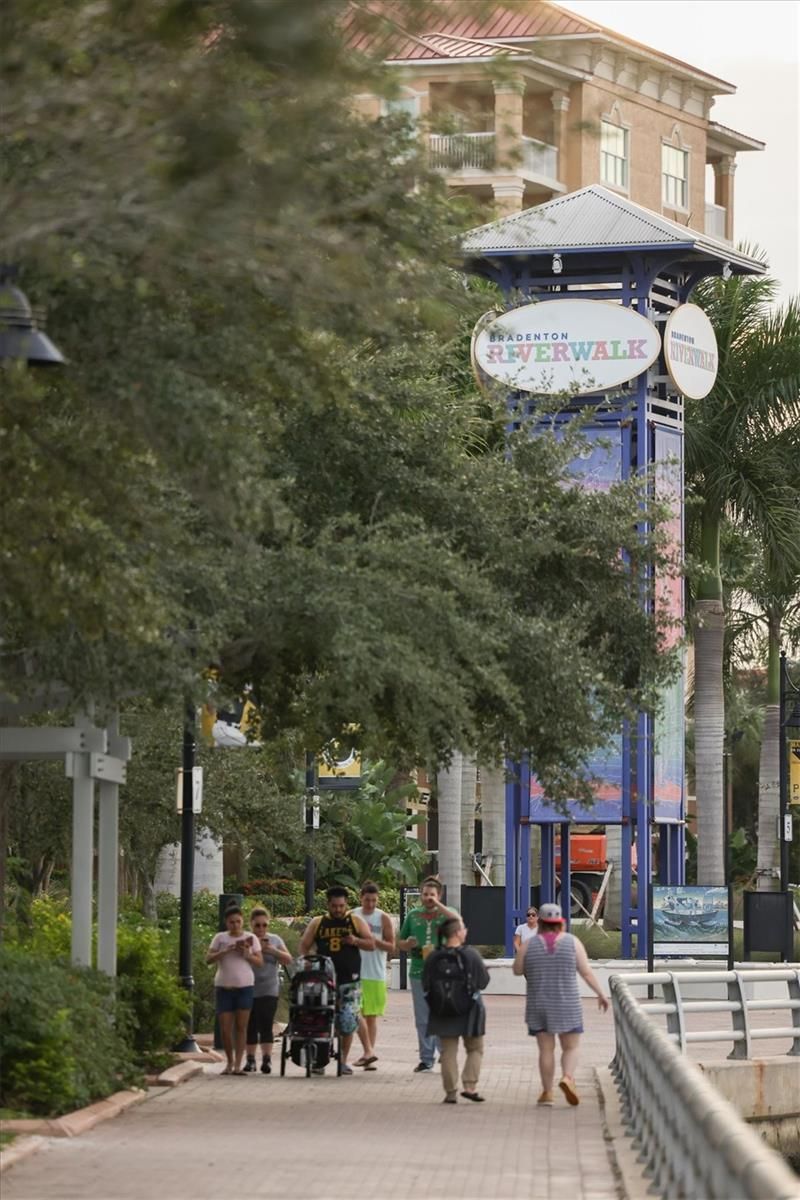 202 22nd Street W, Bradenton, FL 34205 Photo