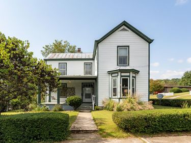 747 E 24th St , Buena Vista, VA 24416