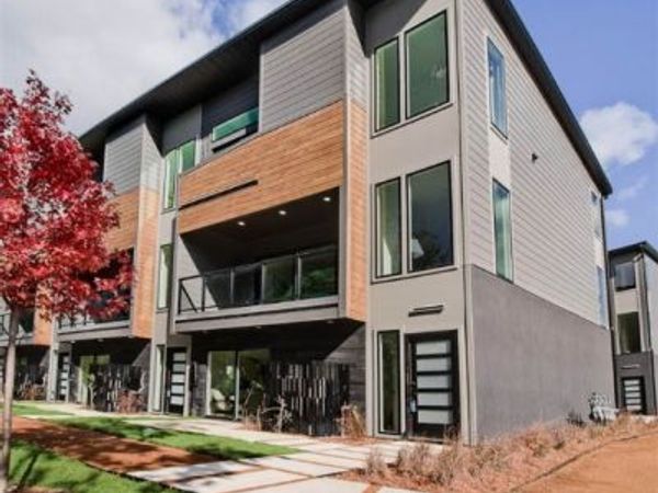 216 NW 9th Street, Bentonville, AR 72712