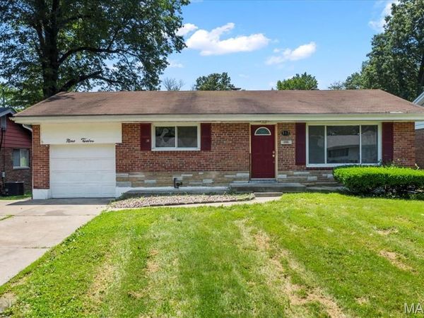 912 Lebon Drive, St Louis, MO 63137