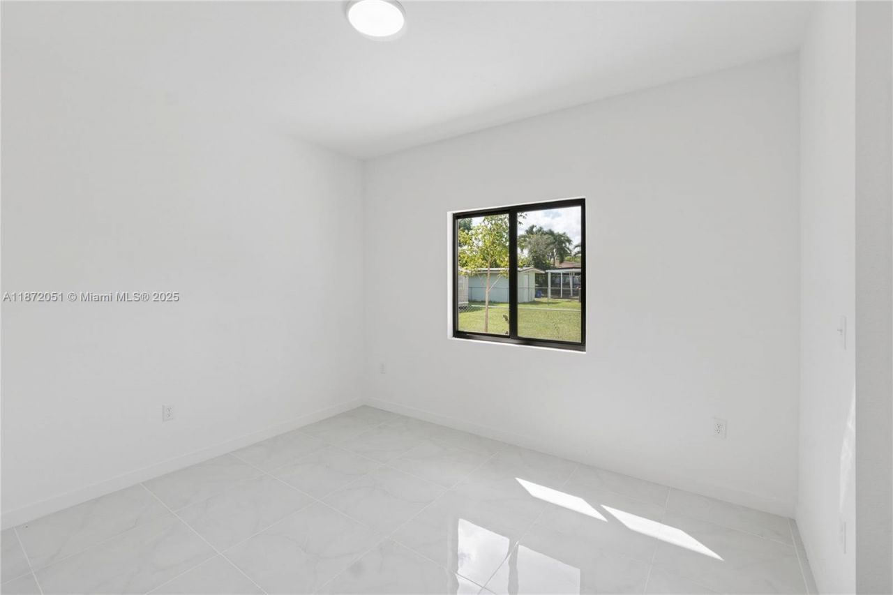 1844 NW 33rd St, Miami, FL 33142 Photo