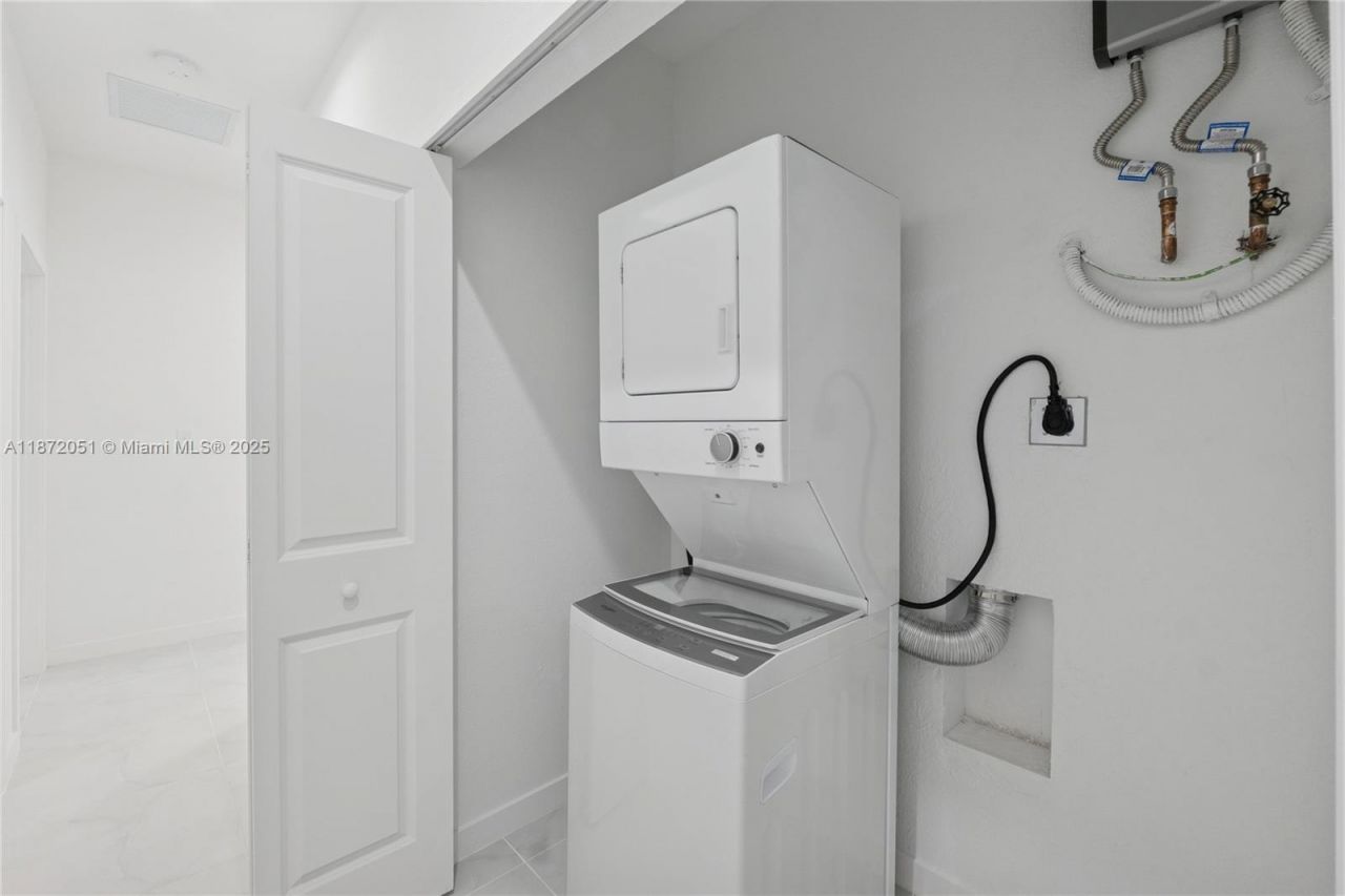 1844 NW 33rd St, Miami, FL 33142 Photo