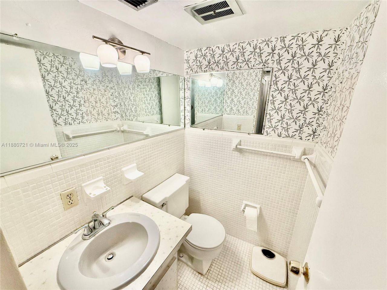 9700 E Bay Harbor Dr, Unit 406, Bay Harbor Islands, FL 33154 Photo